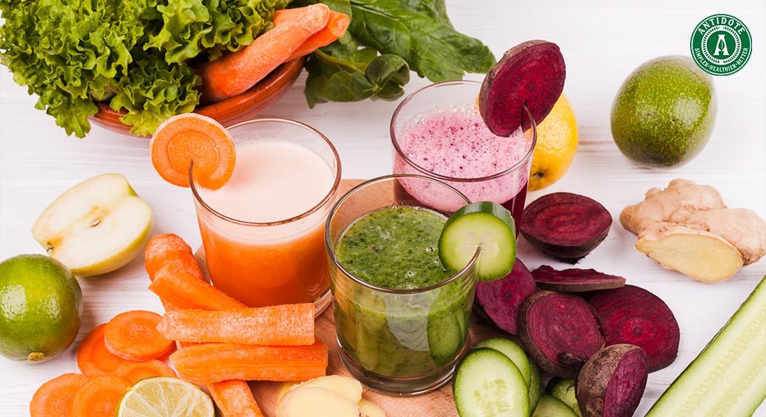  Freshly made juices and ingredients for healthy skin.