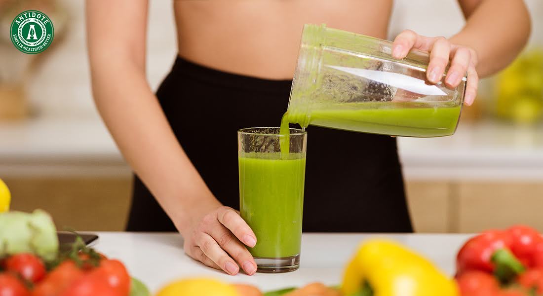 Pouring a green juice, promoting healthy gut and digestion.